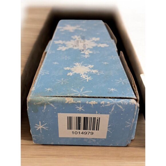 Set of 3 Holiday Floating Wax Wick Candles - Picture 6 of 8